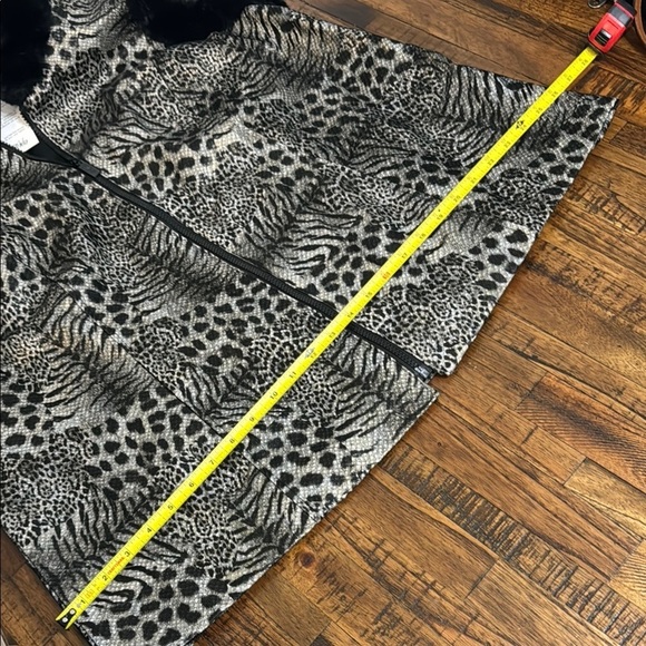 Bob Mackie Leopard Print Vest with faux fur collar and details NWT - Picture 14 of 16